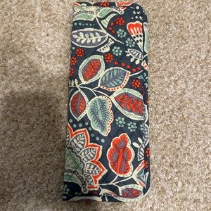 Vera Bradley Nomadic Floral Flat Iron Case